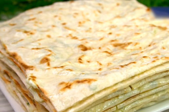Лепешки с начинкой без замеса теста